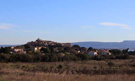 Het serene dorp Bages en zijn étang